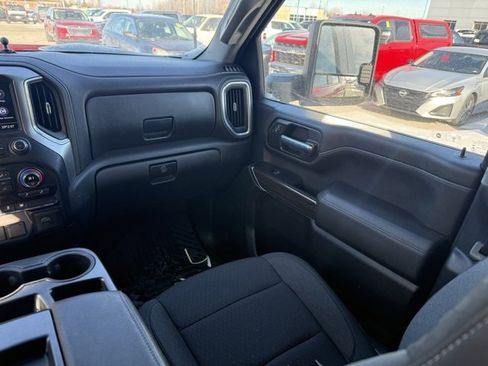 Used 2021 Chevrolet Silverado 2500 LT w/ Convenience Package image 12