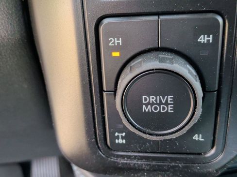 New 2026 Ford F250 Platinum AWD/4WD image 16