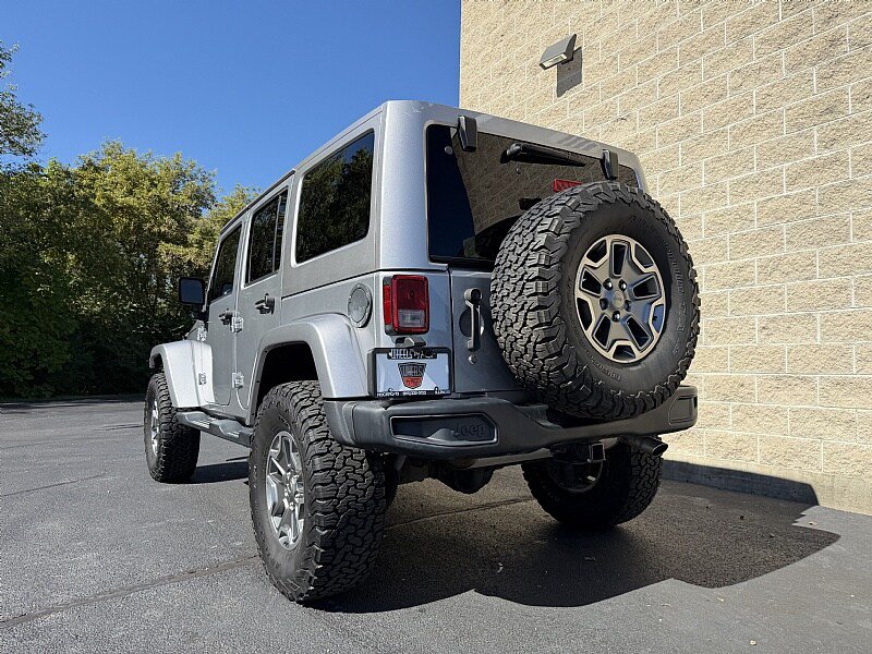 Used 2015 Jeep Wrangler Unlimited Rubicon w/ Connectivity Group AWD/4WD image 6