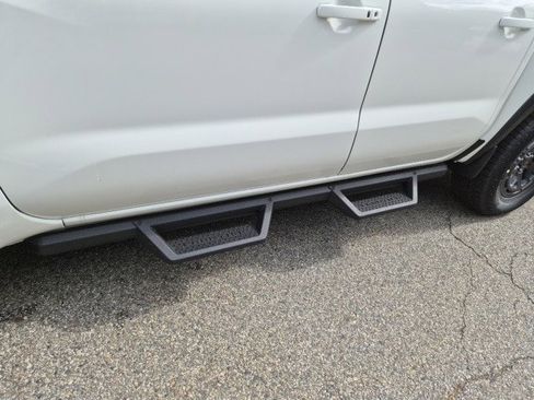 New 2026 Nissan Frontier PRO-4X w/ Pro-4x Convenience Package image 7