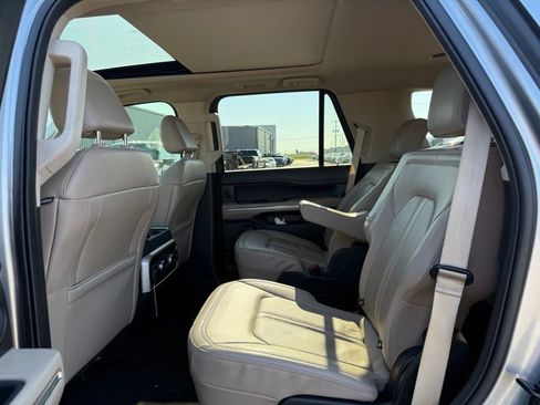 Used 2023 Ford Expedition Limited AWD/4WD image 8
