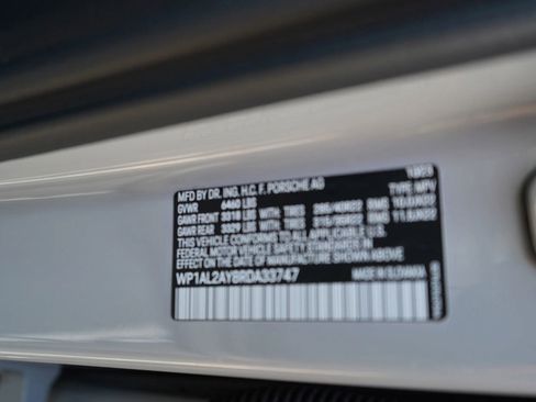 Used 2024 Porsche Cayenne S AWD/4WD image 10