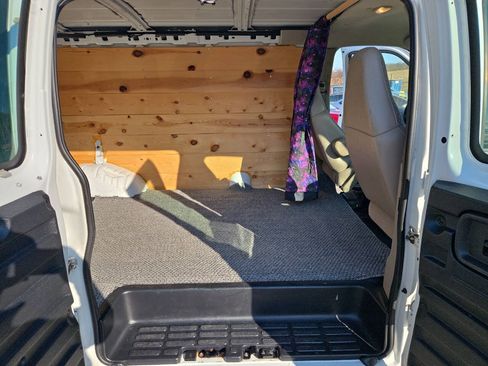Used 2007 Chevrolet Express 2500 RWD image 23