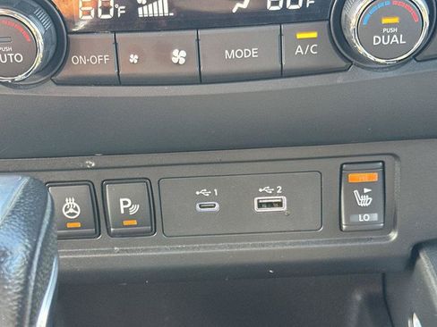 Used 2022 Nissan Frontier SV RWD image 16