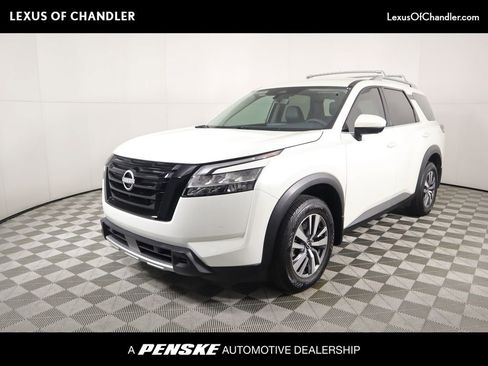 Used 2024 Nissan Pathfinder SL w/ Black Appearance Package image 1