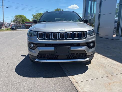 Used 2023 Jeep Compass Limited w/ Sun and Sound Group AWD/4WD image 6