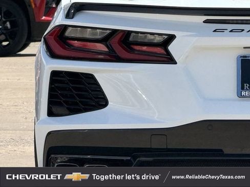 Used 2025 Chevrolet Corvette Stingray Preferred Conv w/ Z51 Performance Package RWD image 9