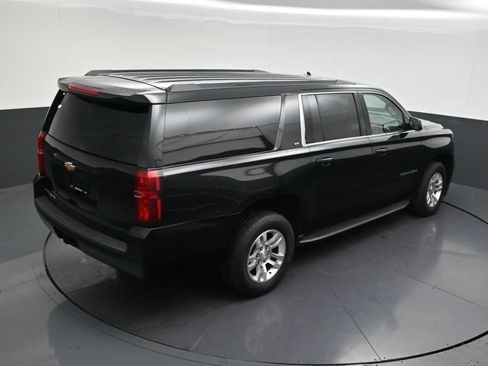 Used 2018 Chevrolet Suburban LT RWD image 20