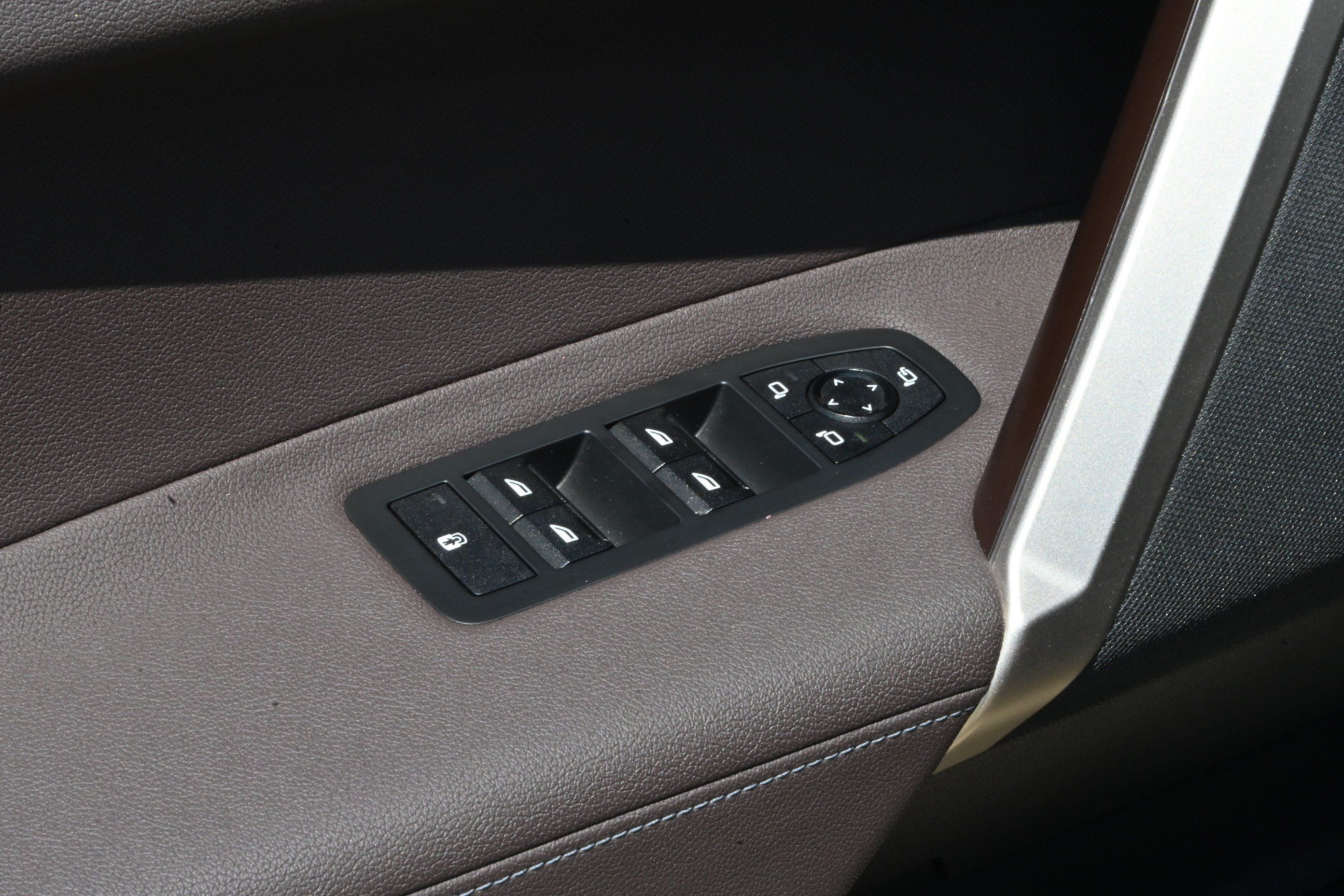 Certified 2024 BMW iX xDrive50 AWD/4WD image 26