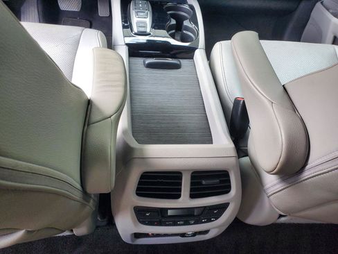 Used 2016 Honda Pilot Elite image 49