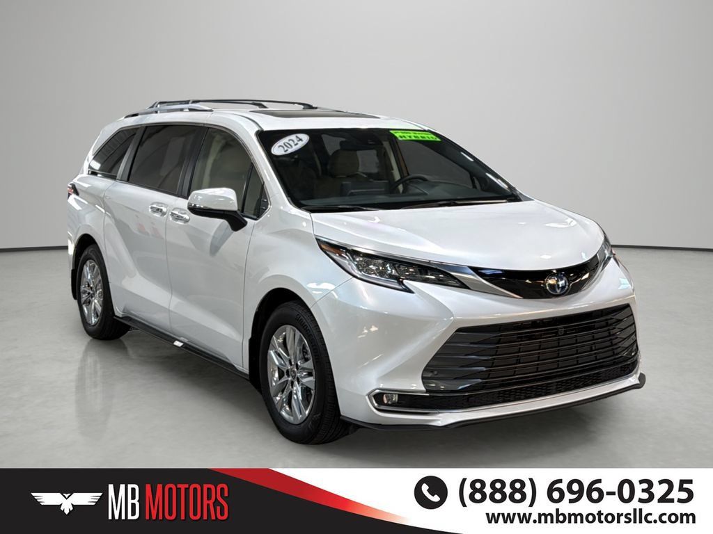Used 2024 Toyota Sienna Limited AWD/4WD image 6