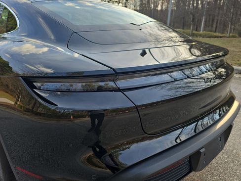 Used 2021 Porsche Taycan image 34