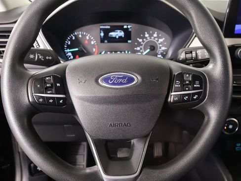 Used 2022 Ford Escape SE image 3