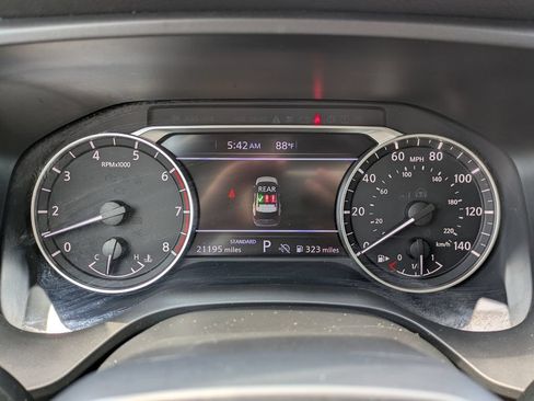 Certified 2025 Nissan Rogue SV FWD image 26