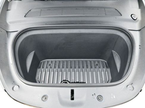 Used 2021 Tesla Model Y Long Range image 31