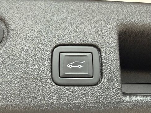 Used 2024 Chevrolet Equinox LT AWD/4WD image 36