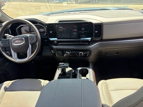 Used 2024 GMC Sierra 1500 SLT AWD/4WD image 10