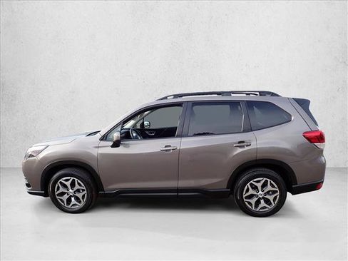 Certified 2024 Subaru Forester Premium AWD/4WD image 2