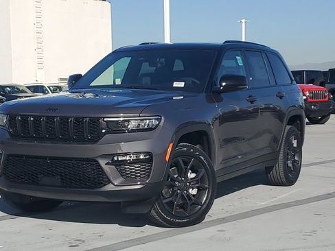 New 2025 Jeep Grand Cherokee Limited image 34