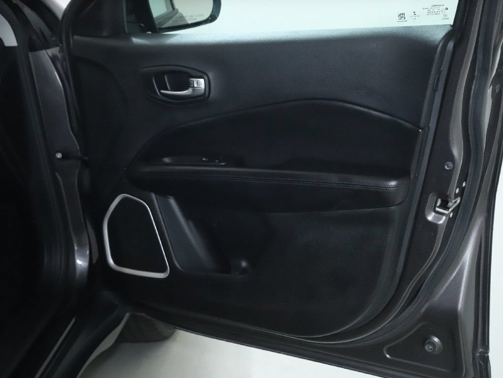 Used 2019 Jeep Compass Latitude AWD/4WD image 33