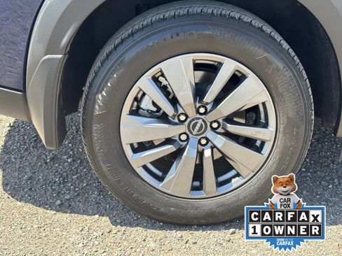 Certified 2024 Nissan Pathfinder SV FWD image 10
