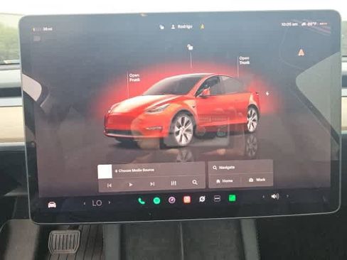 Used 2022 Tesla Model Y Long Range image 11