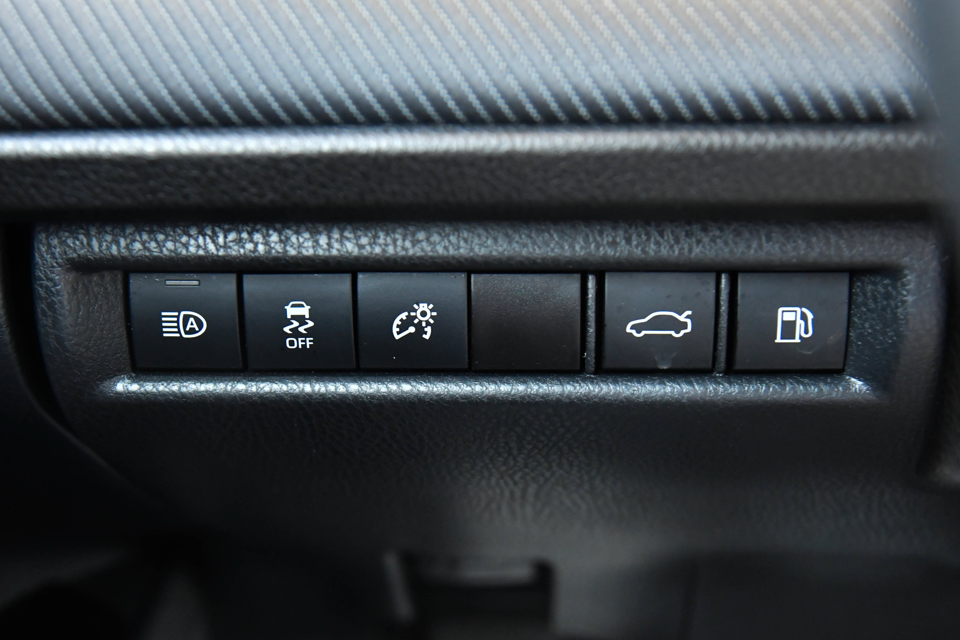 Used 2025 Toyota Camry SE FWD image 35