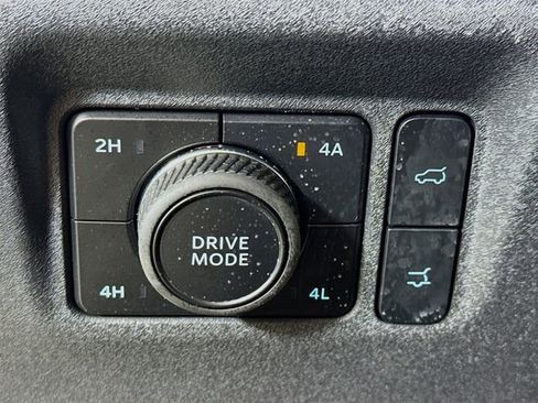 Certified 2025 Ford Expedition Max Platinum image 12