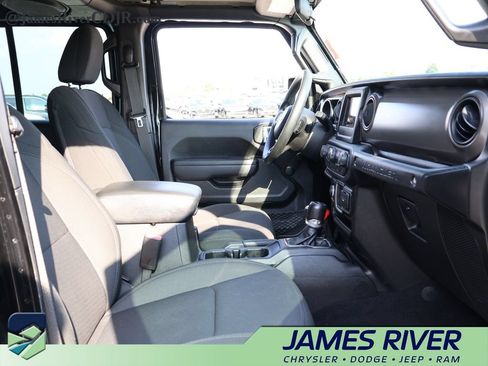 Used 2022 Jeep Wrangler Unlimited Sport AWD/4WD image 9
