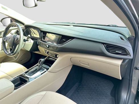 Used 2019 Buick Regal Essence w/ Driver Confidence Package I image 30