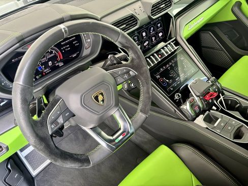 Used 2021 Lamborghini Urus image 14