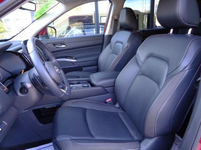 Used 2024 Nissan Pathfinder SL AWD/4WD image 10