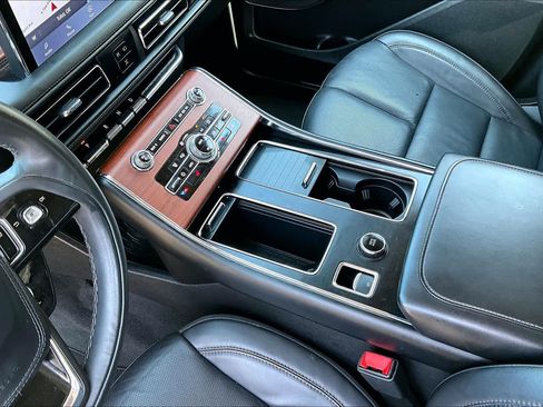 Used 2024 Lincoln Aviator Reserve AWD/4WD image 33