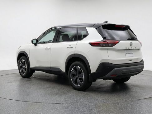 Used 2025 Nissan Rogue SV AWD/4WD image 6