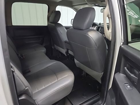Used 2016 RAM 1500 Tradesman w/ Chrome Appearance Group AWD/4WD image 17