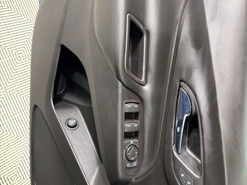 Used 2020 Chevrolet Equinox LT image 10