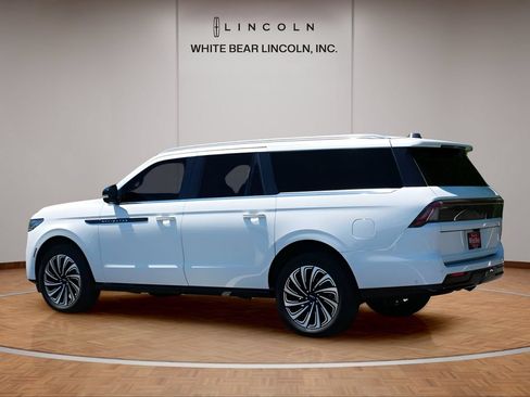 Used 2025 Lincoln Navigator L Black Label AWD/4WD image 7