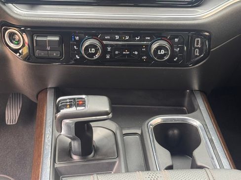 Used 2024 Chevrolet Silverado 1500 High Country w/ Midnight Edition AWD/4WD image 29