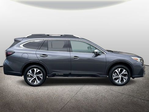 Used 2022 Subaru Outback Touring AWD/4WD image 4