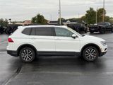 Used 2021 Volkswagen Tiguan SE w/ Panoramic Sunroof Package image 2