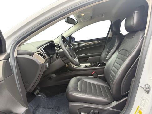 Used 2016 Ford Fusion SE w/ Equipment Group 202A image 10