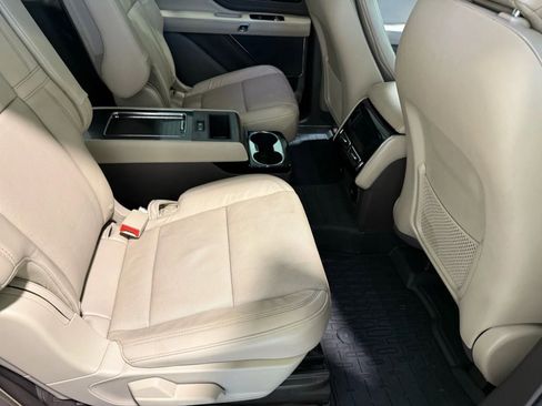 Used 2022 Lincoln Aviator Reserve w/ Equipment Group 201A image 33