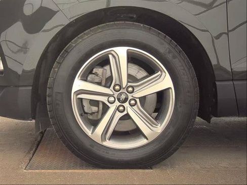 Used 2024 Ford Edge SEL w/ Convenience Package AWD/4WD image 9