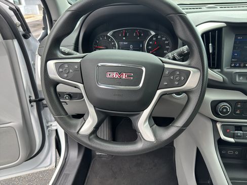 Used 2024 GMC Terrain SLE FWD image 25