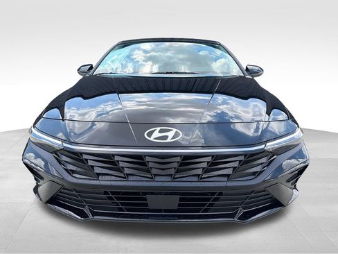 New 2026 Hyundai Elantra Limited FWD image 11