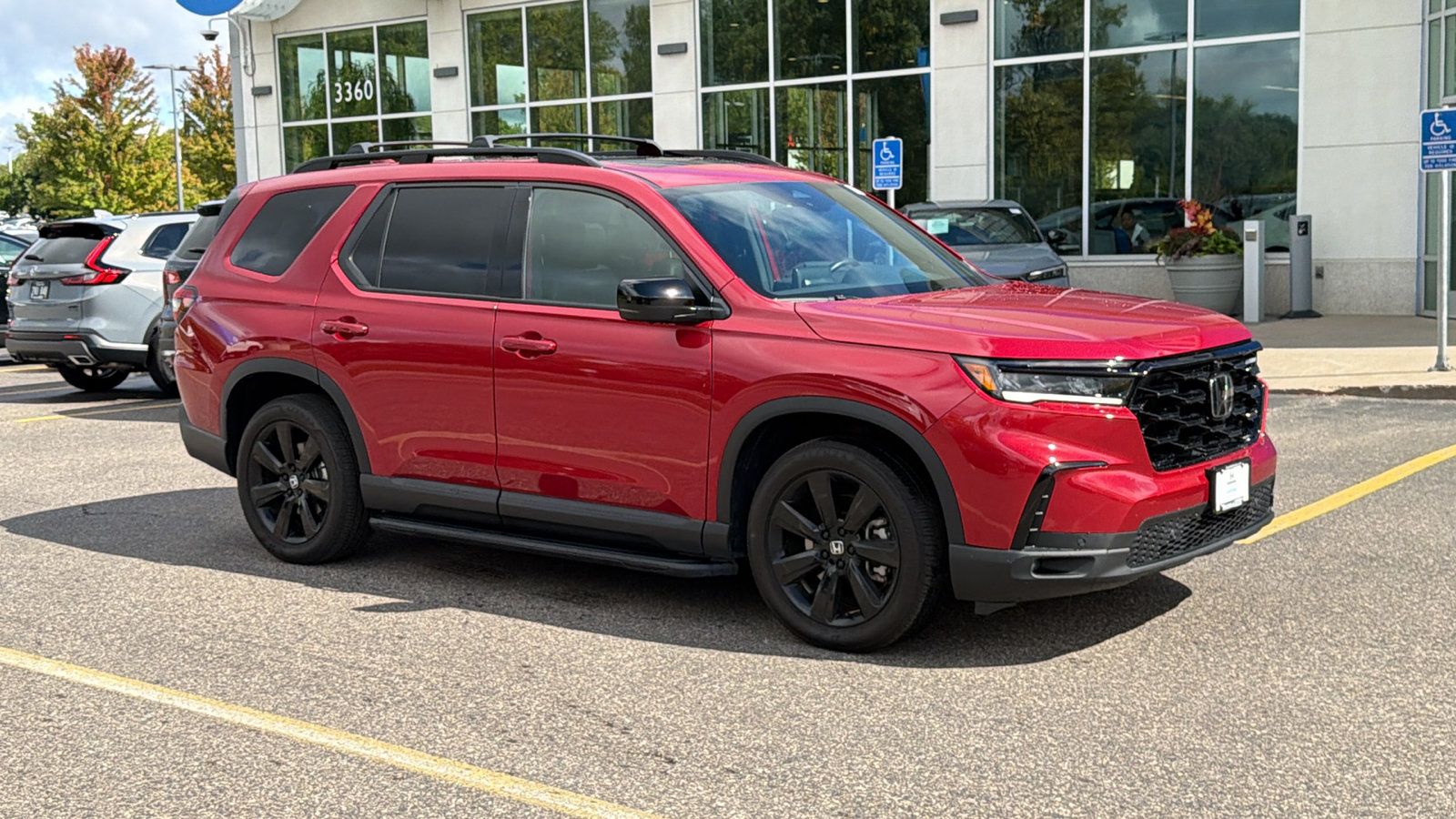 Certified 2025 Honda Pilot Black Edition image 1