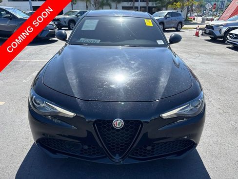 Used 2020 Alfa Romeo Giulia w/ Nero Edizione RWD image 10