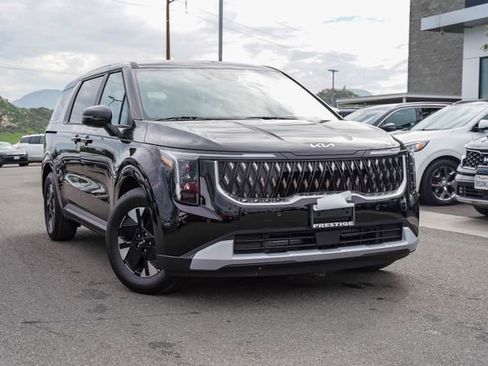 New 2026 Kia Carnival LXS image 2