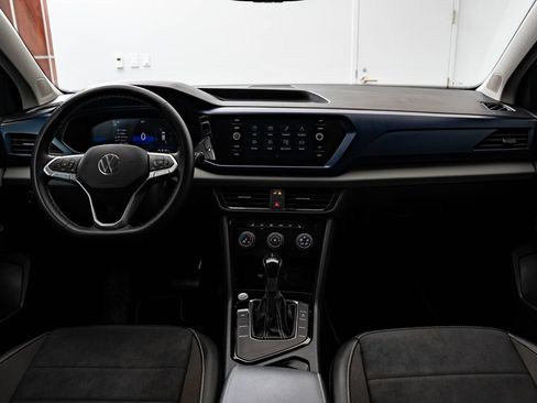 Used 2023 Volkswagen Taos SE w/ Panoramic Sunroof Package FWD image 33