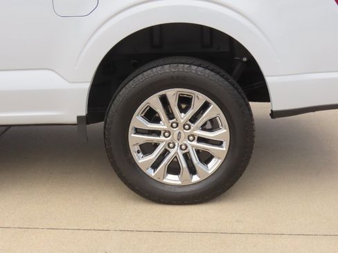 Used 2025 Ford F150 Lariat w/ Equipment Group 502A High AWD/4WD image 17
